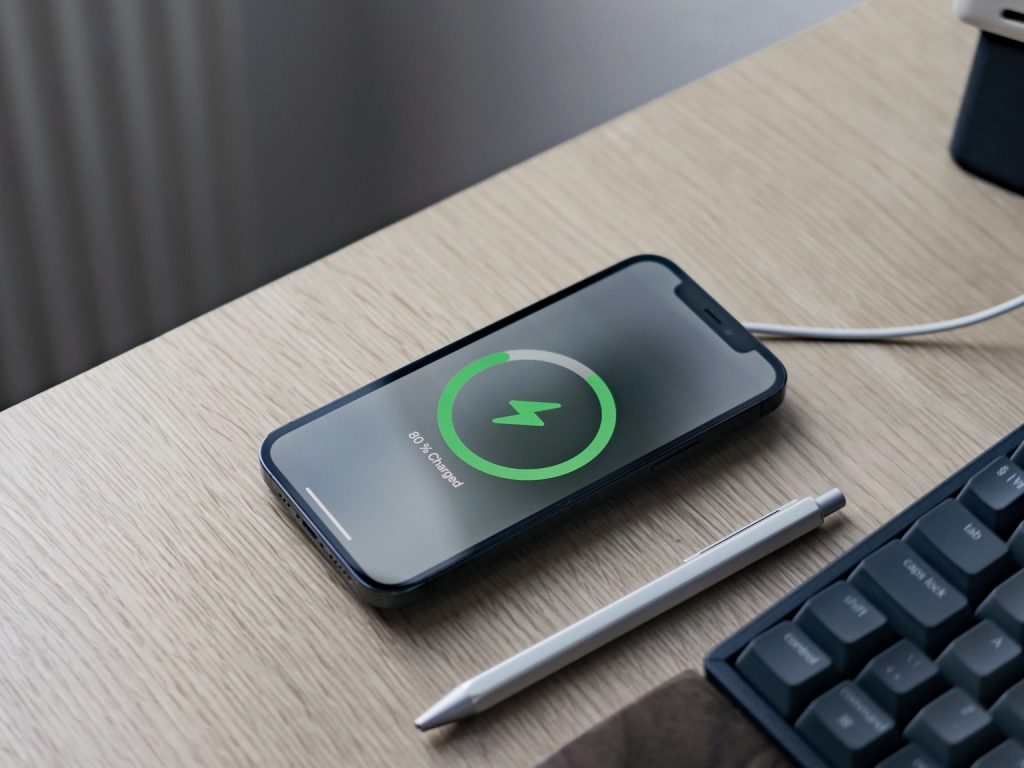 iPhone 12 Wireless Charging With MagSafe