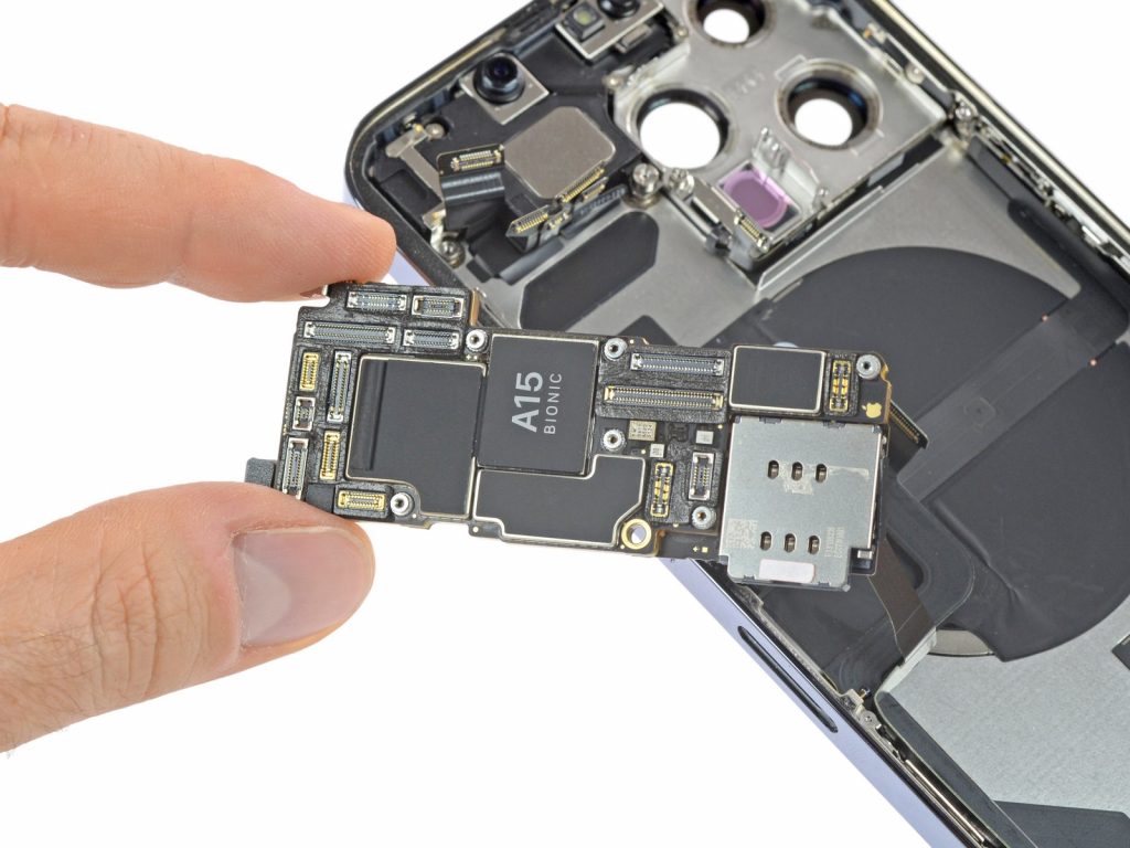 iPhone 13 Pro A15 Logic Board